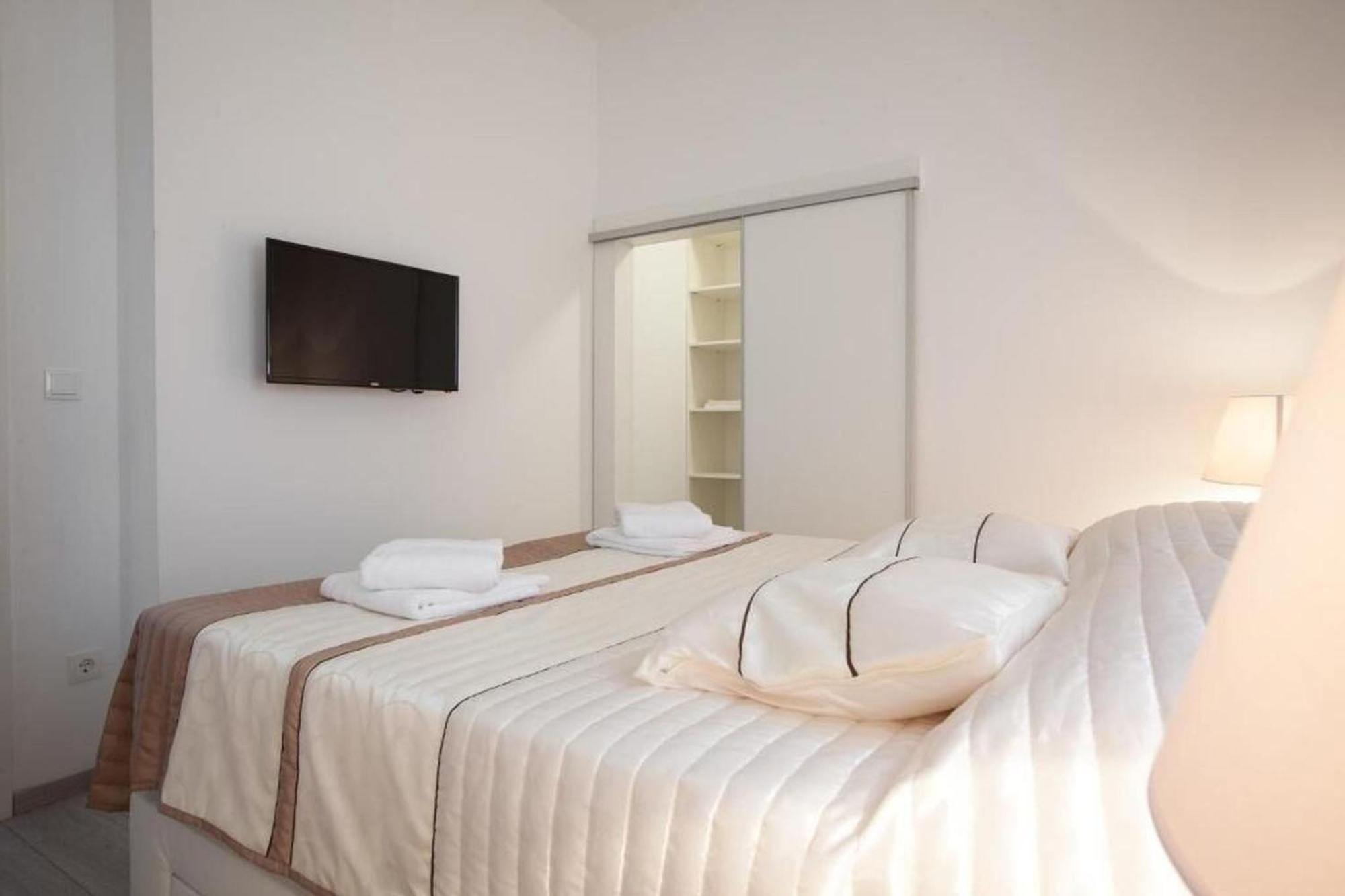 Pjero Apartment *